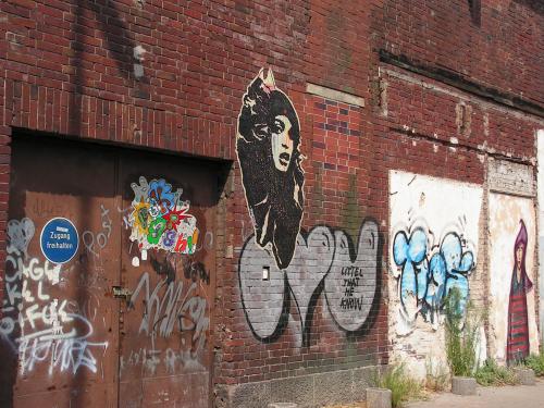 Paste-Ups am Bahnhof Ehrenfeld