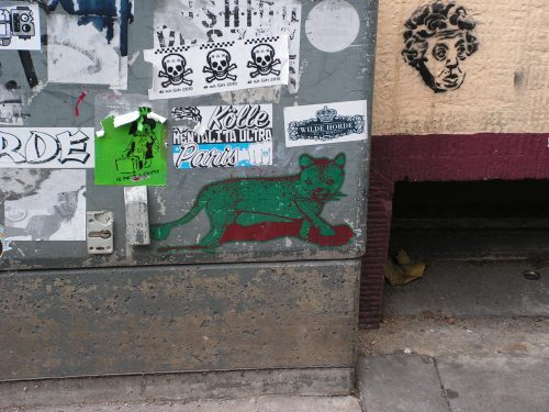 Sticker auf der Melchiorstraße (Köln)